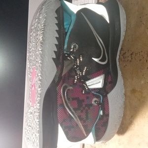 Nike Kyrie 7 pixel camo